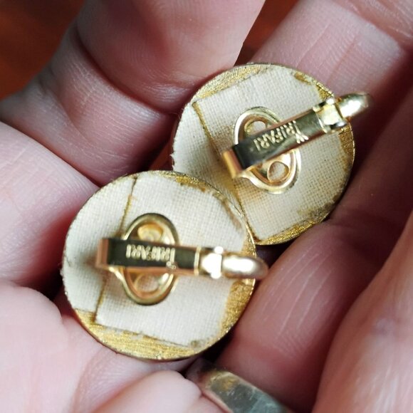 Crown Trifari Gold Tone Flower Round Circle Clip-On Earrings - Picture 2 of 3